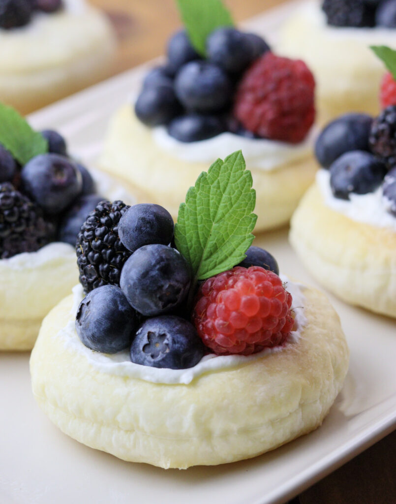 image of adorable fruit tarts with puff pastry